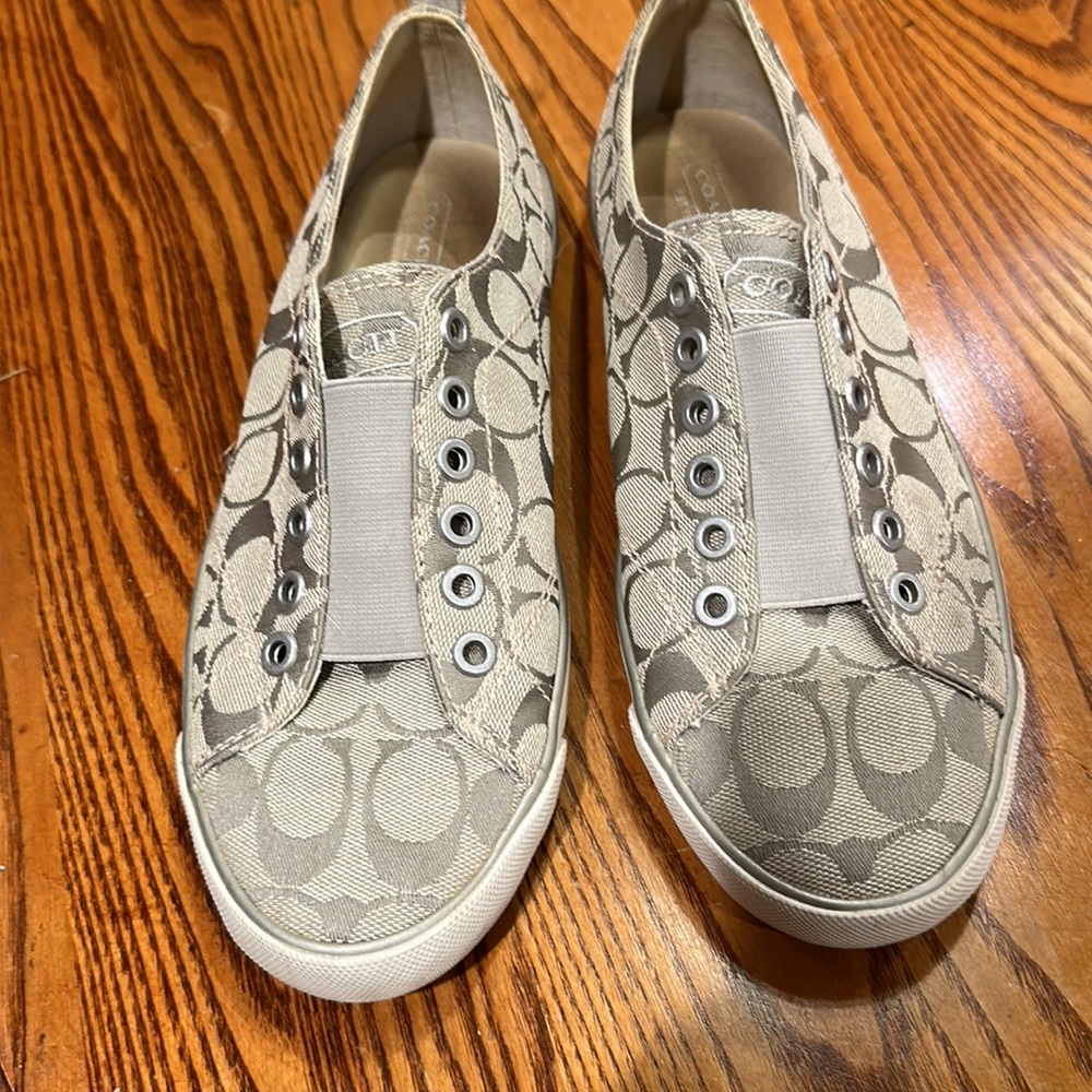 Coach Flats - Picture 2 of 7